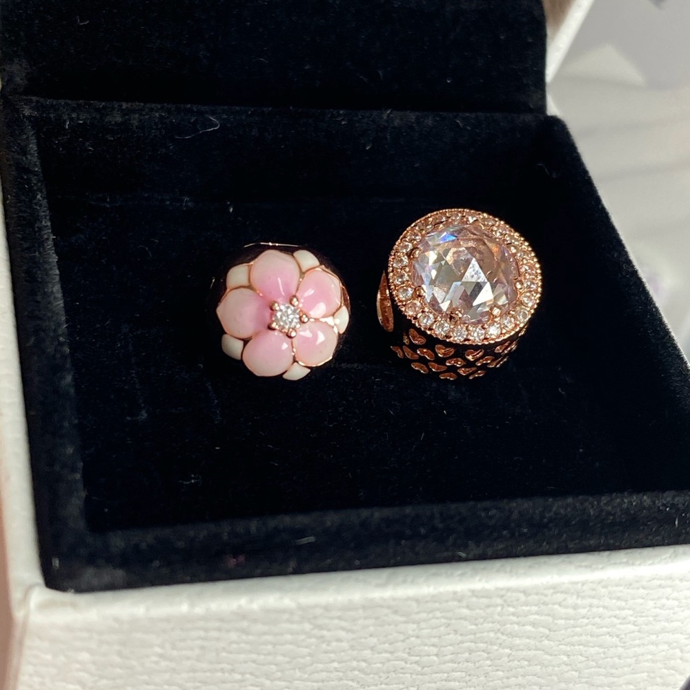 Authentic pandora two charm rose gold new never 🚨 - Picture 3 of 4